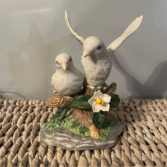 Art Vintage Pair Of Doves Porcelain Figurine Bisque Porcelain Wedding